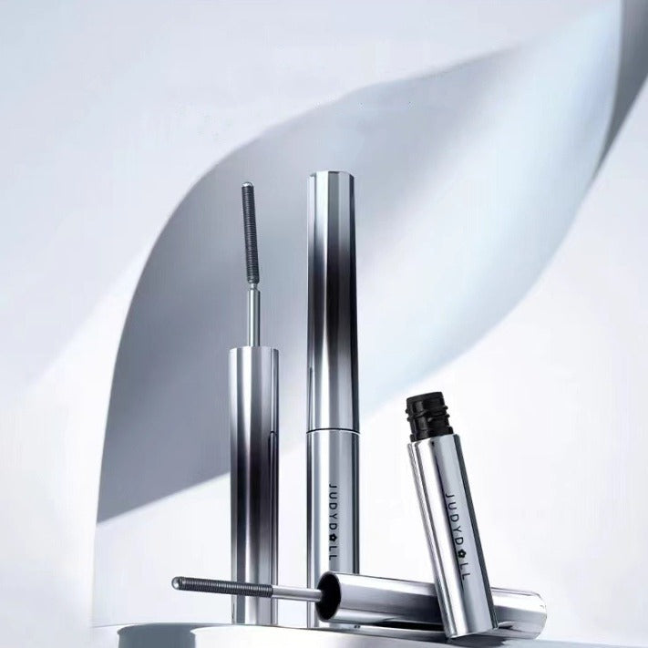 Judydoll - Slightly Curved Mascara in a Steel Tube - 2g